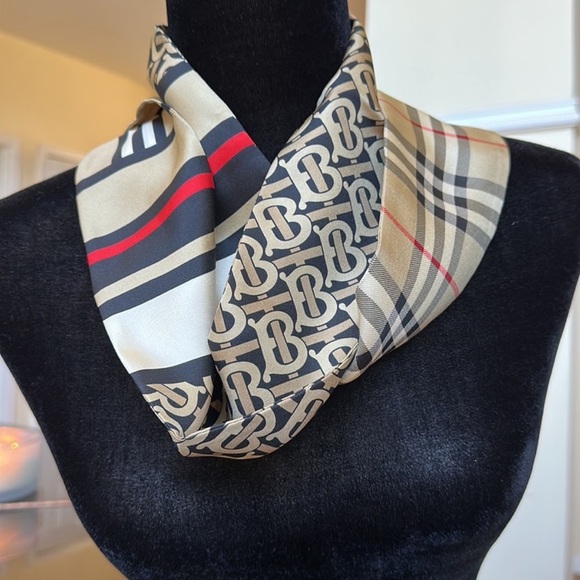 Burberry Skinny Montage Silk Scarf in Archival Beige - Picture 9 of 10